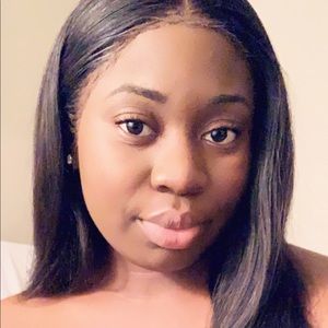 Meet your Posher, Nadine